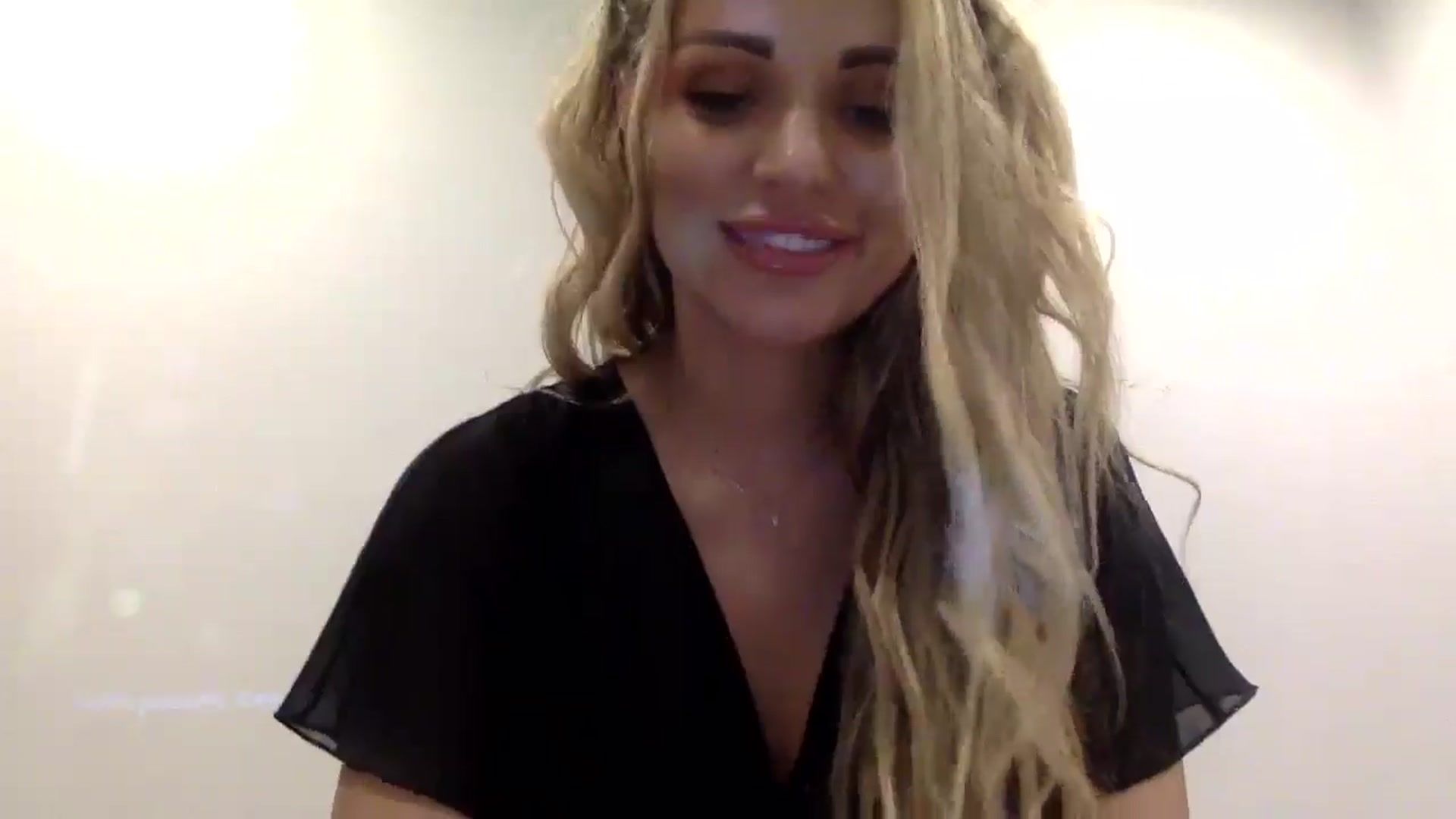 Gallery image thumbnail from Tina_Angel_'s myfreecams stream on, 03/15/2025, 22:21 image 4 of 20