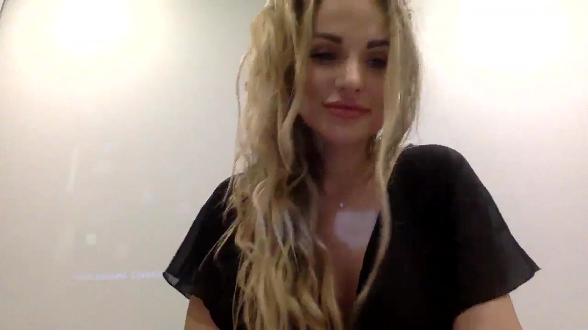 Gallery image thumbnail from Tina_Angel_'s myfreecams stream on, 03/15/2025, 22:34 image 14 of 20