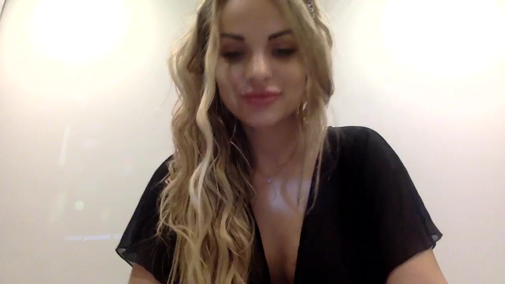 Gallery image thumbnail from Tina_Angel_'s myfreecams stream on, 03/15/2025, 22:34 image 1 of 20