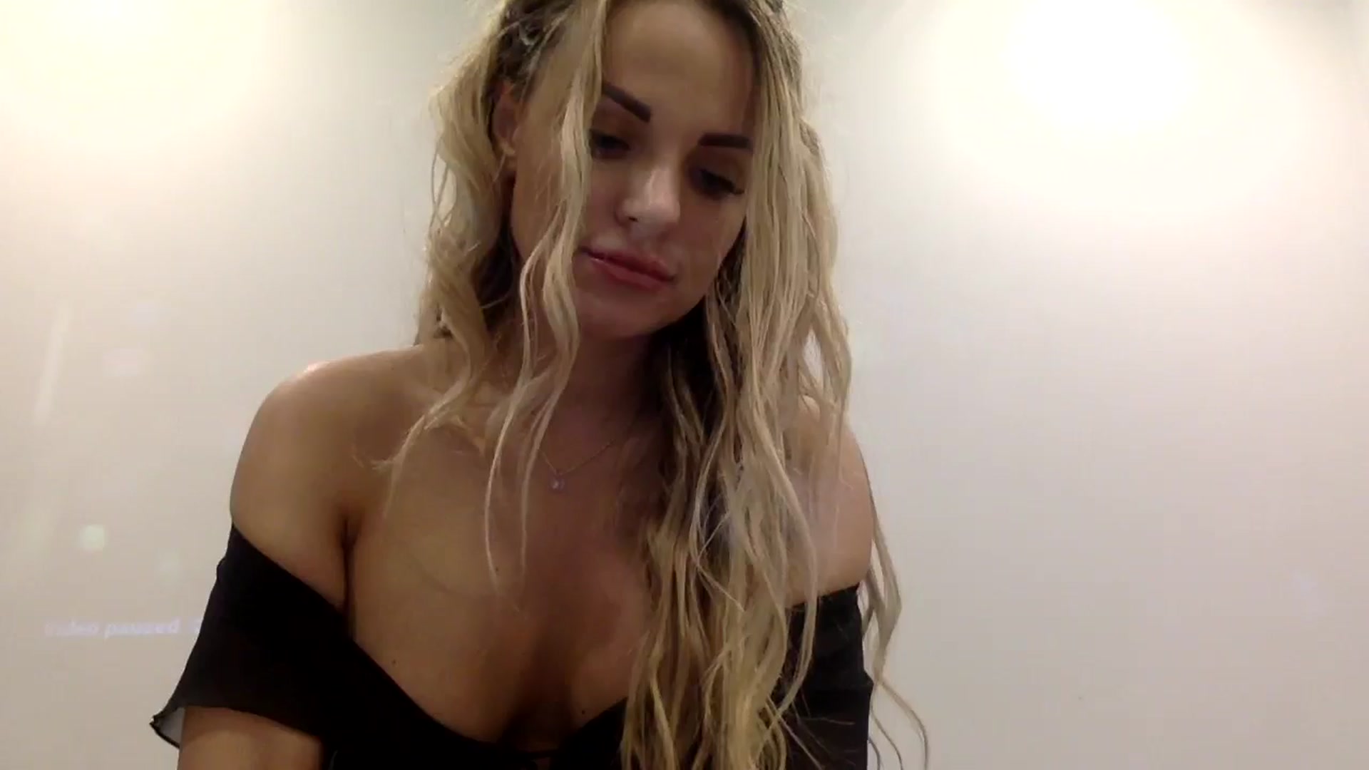Gallery image thumbnail from Tina_Angel_'s myfreecams stream on, 03/15/2025, 23:21 image 20 of 20