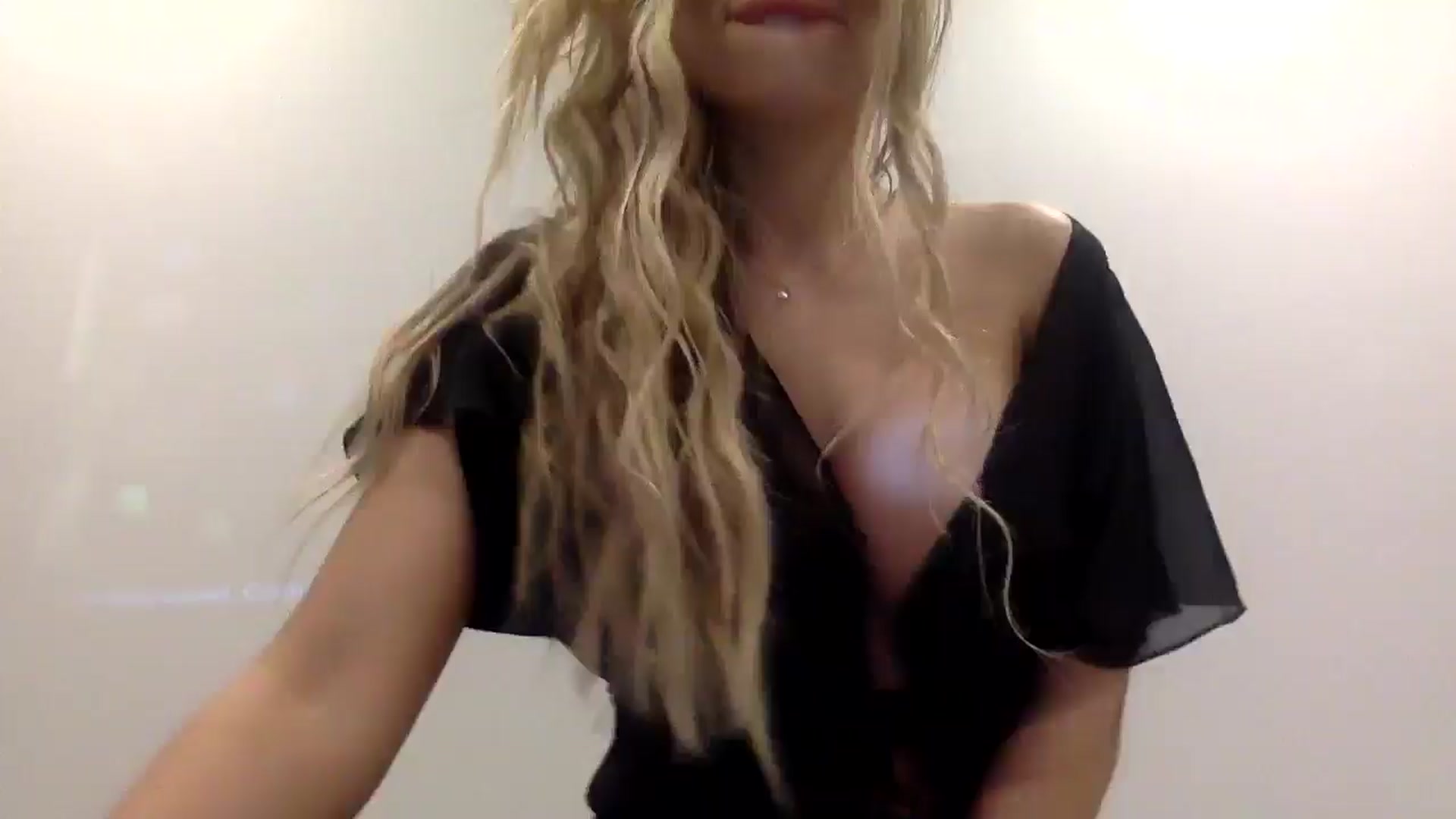 Gallery image thumbnail from Tina_Angel_'s myfreecams stream on, 03/16/2025, 24:00 image 17 of 20