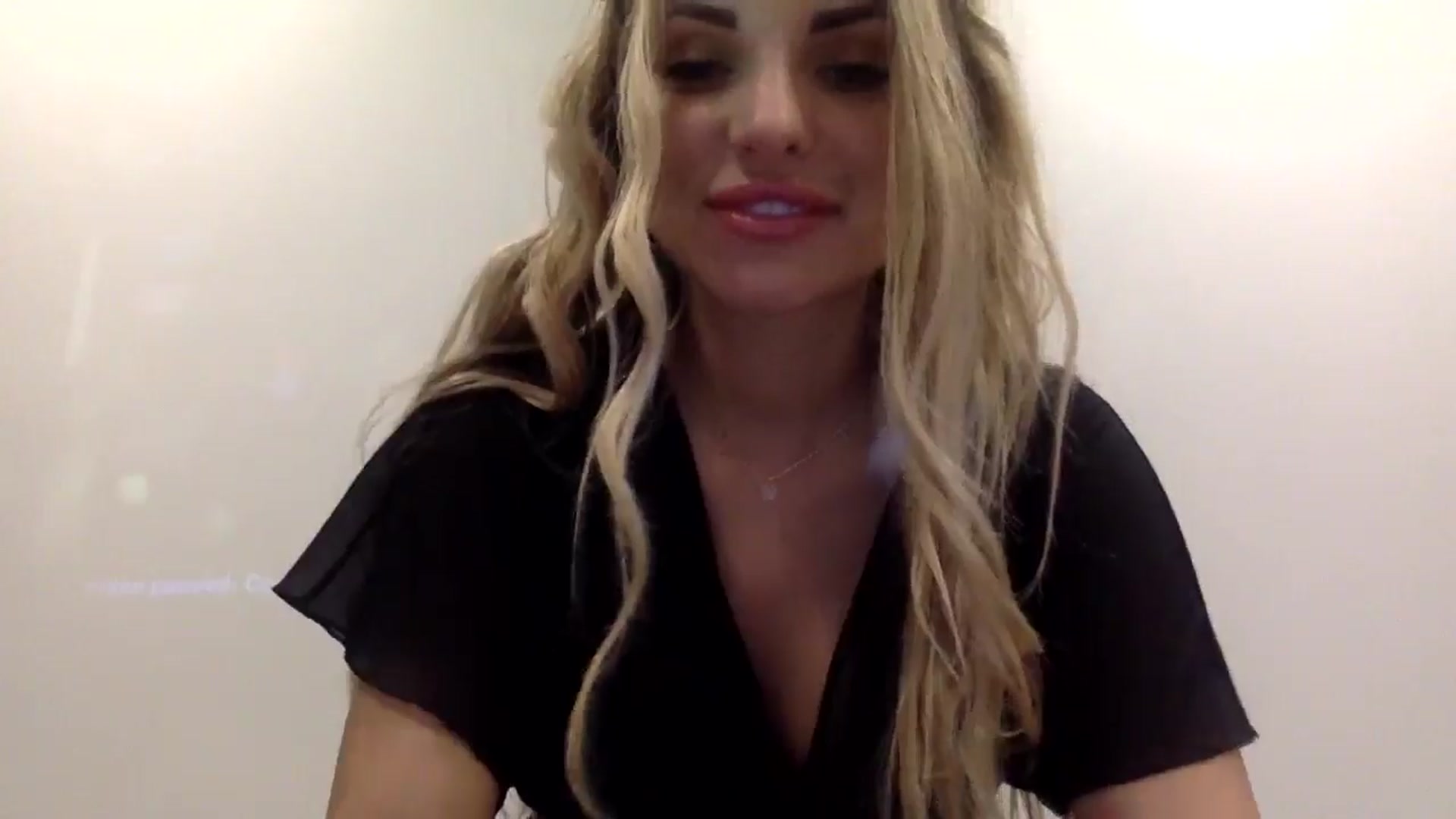 Gallery image thumbnail from Tina_Angel_'s myfreecams stream on, 03/16/2025, 24:00 image 8 of 20