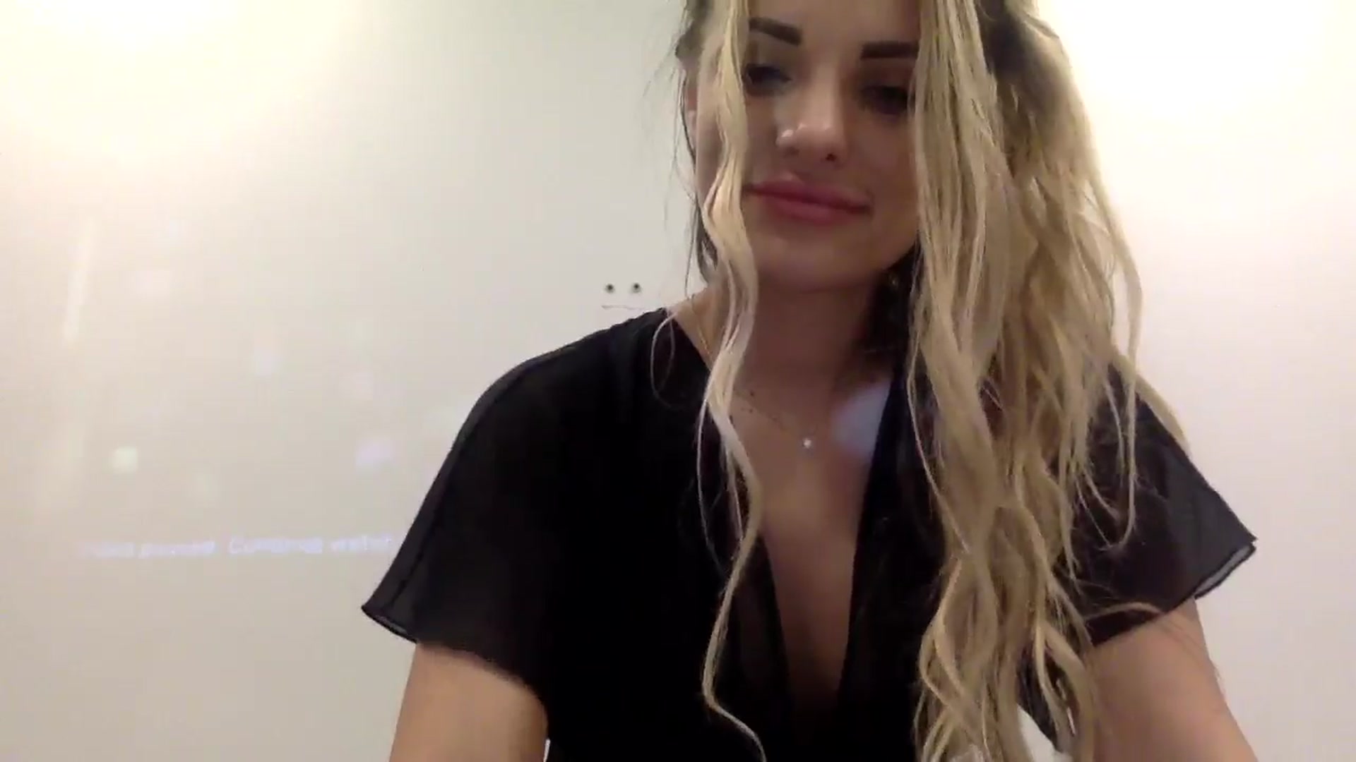 Gallery image thumbnail from Tina_Angel_'s myfreecams stream on, 03/16/2025, 24:00 image 10 of 20