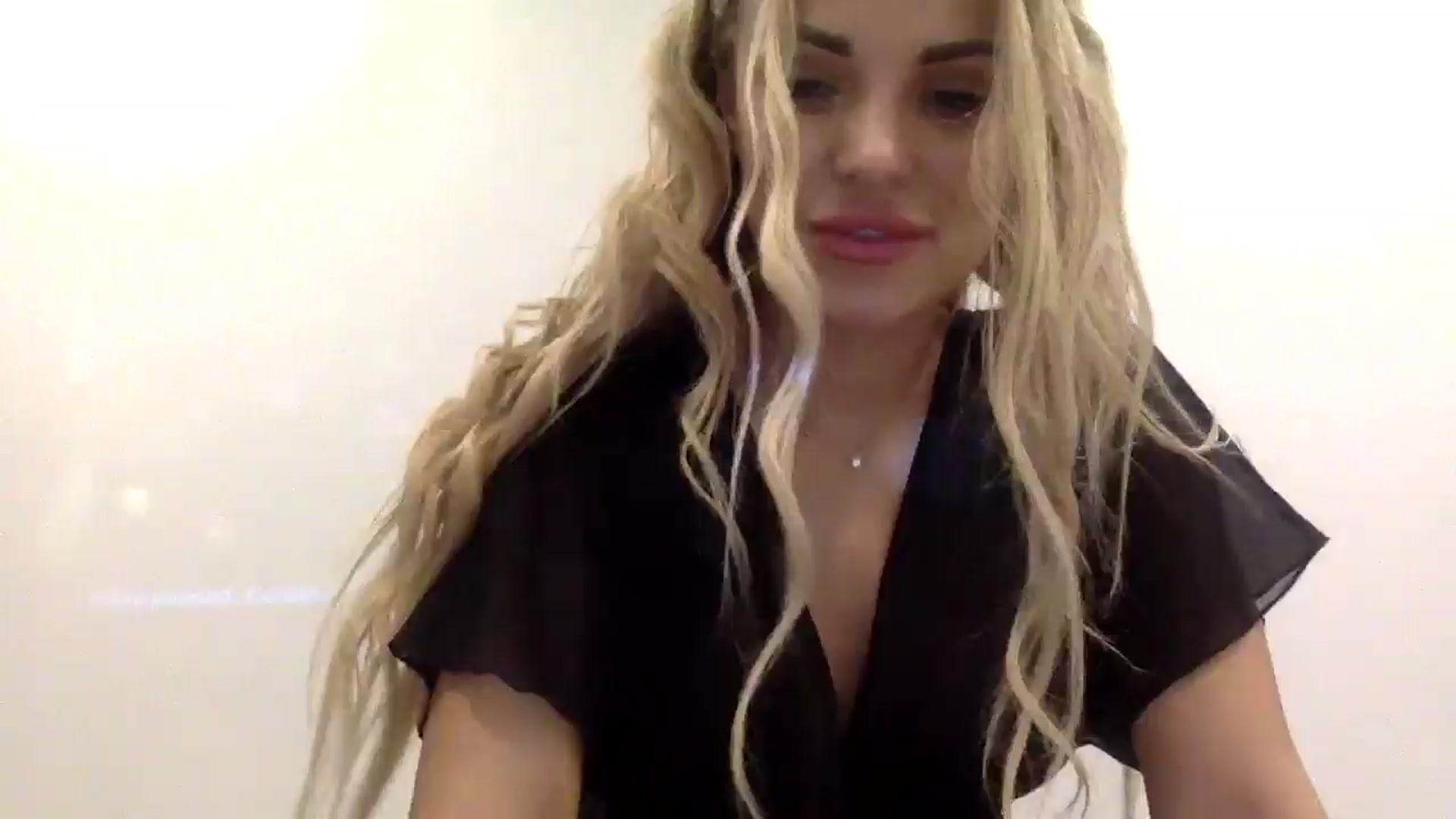 Gallery image thumbnail from Tina_Angel_'s myfreecams stream on, 03/16/2025, 24:00 image 1 of 20