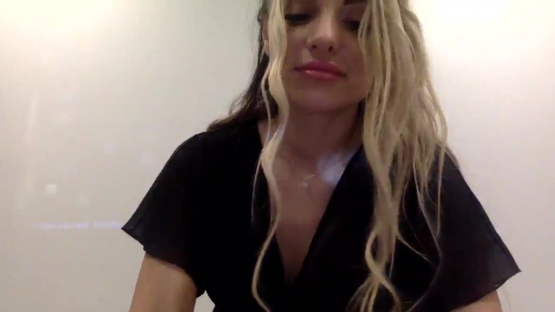 Gallery image thumbnail from Tina_Angel_'s myfreecams stream on, 03/16/2025, 24:00 image 3 of 20