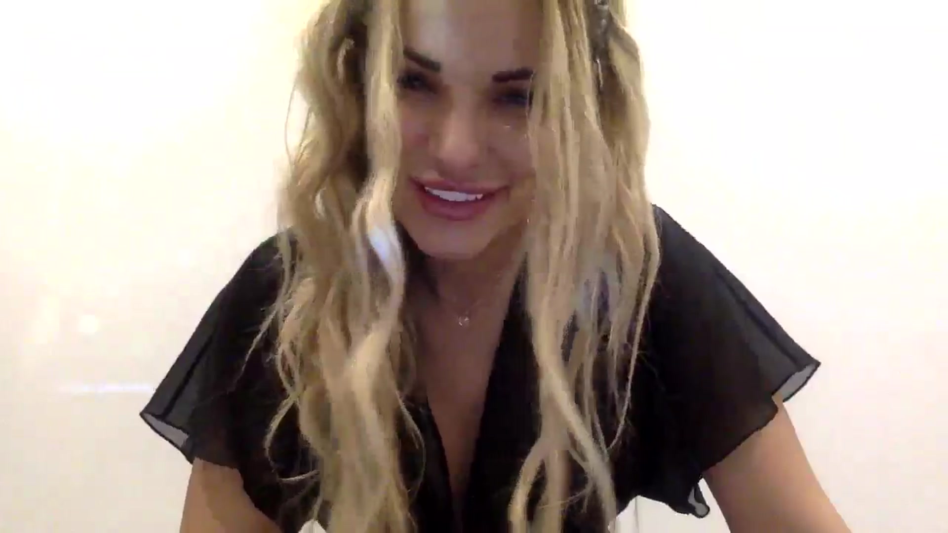 Gallery image thumbnail from Tina_Angel_'s myfreecams stream on, 03/16/2025, 24:00 image 4 of 20