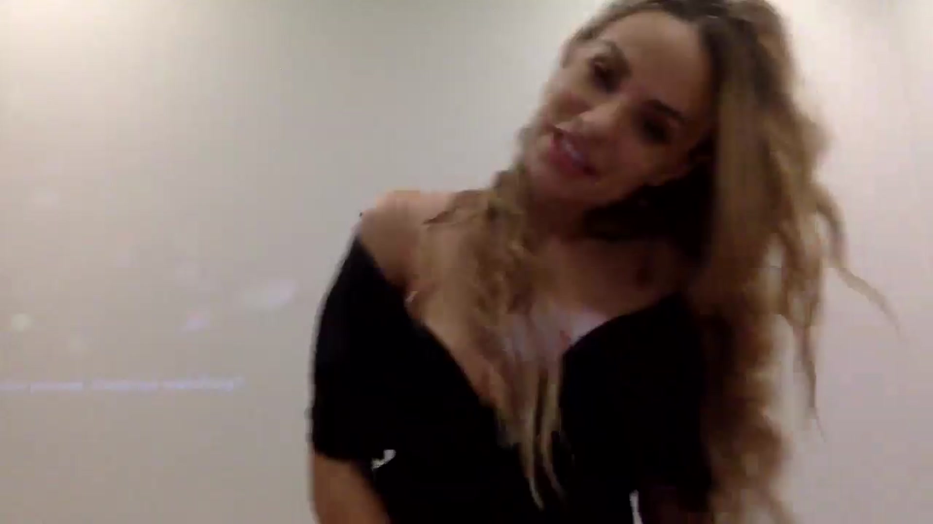 Gallery image thumbnail from Tina_Angel_'s myfreecams stream on, 03/16/2025, 24:33 image 6 of 20