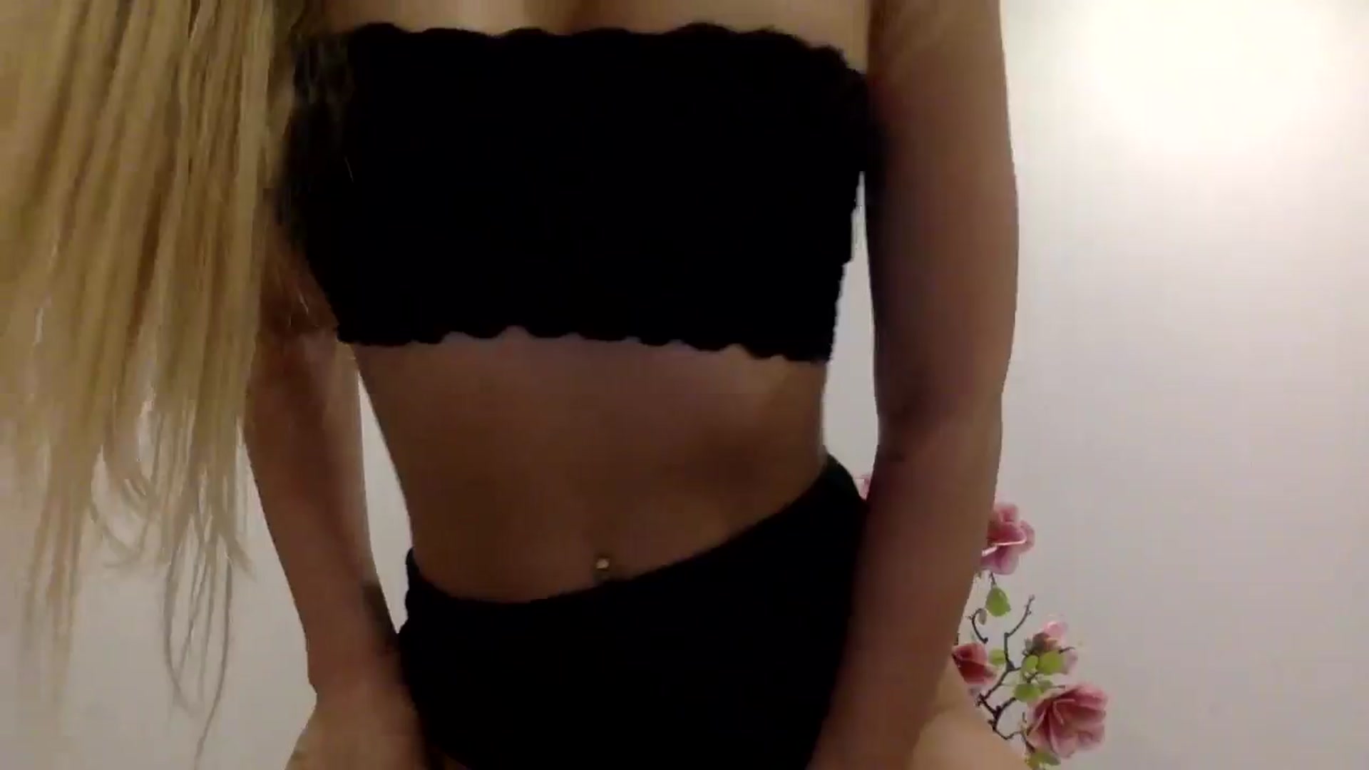 Gallery image thumbnail from Tina_Angel_'s myfreecams stream on, 03/17/2025, 23:27 image 4 of 20