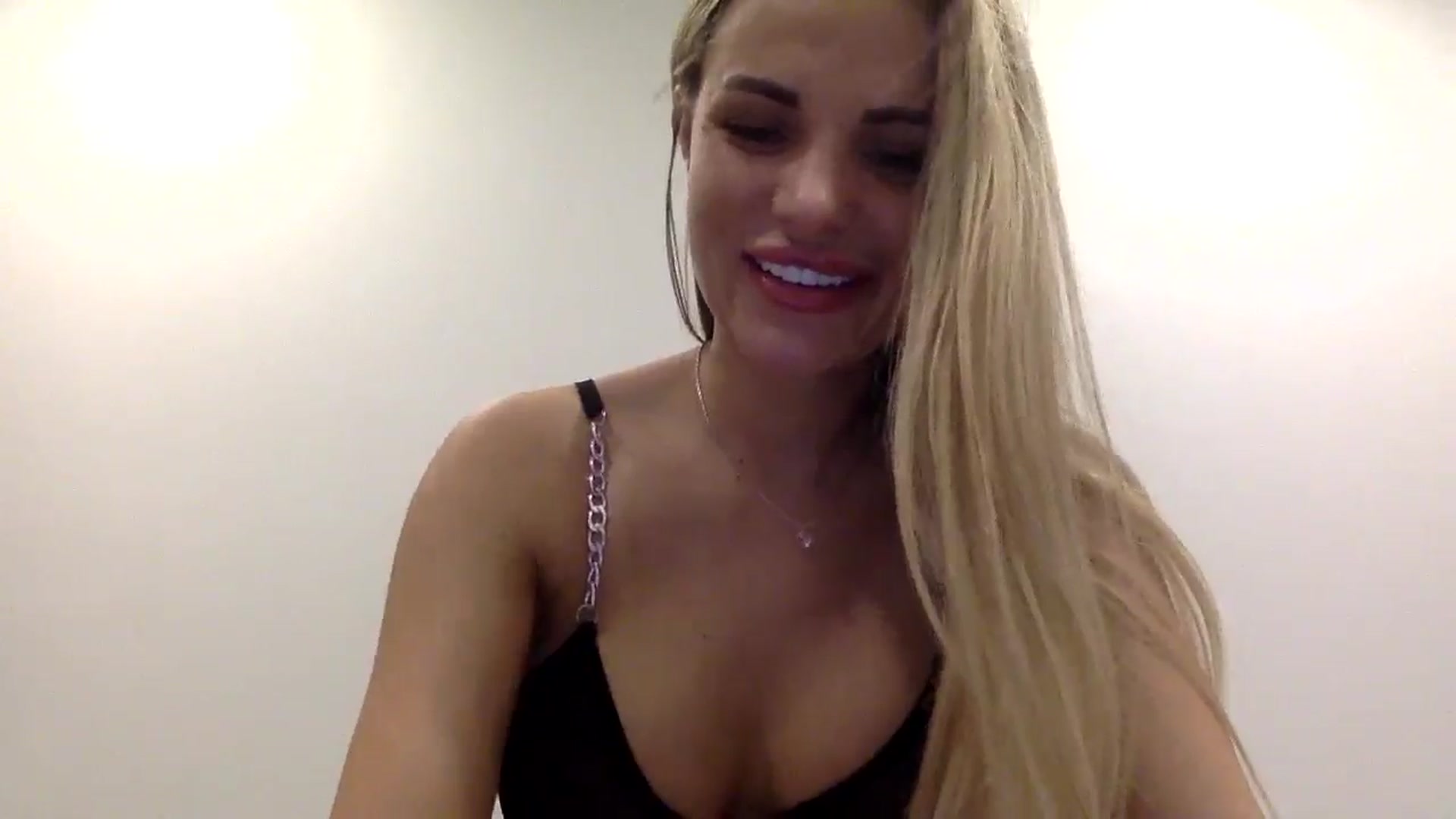 Gallery image thumbnail from Tina_Angel_'s myfreecams stream on, 03/19/2025, 22:27 image 3 of 20