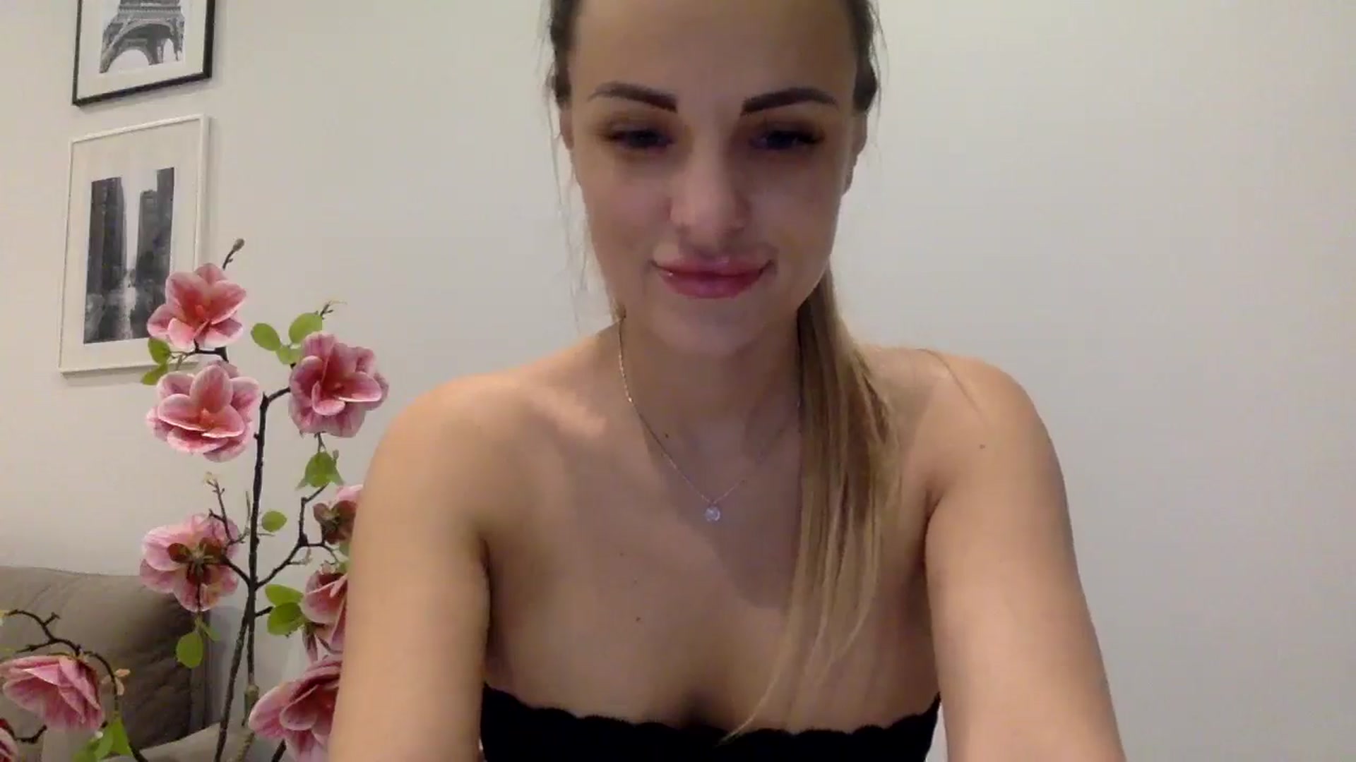 Gallery image thumbnail from Tina_Angel_'s myfreecams stream on, 03/21/2025, 21:21 image 12 of 20