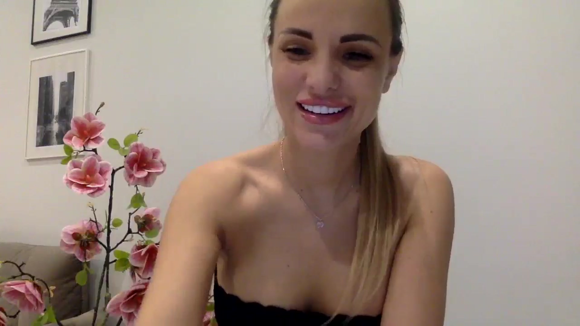 Gallery image thumbnail from Tina_Angel_'s myfreecams stream on, 03/21/2025, 21:21 image 13 of 20