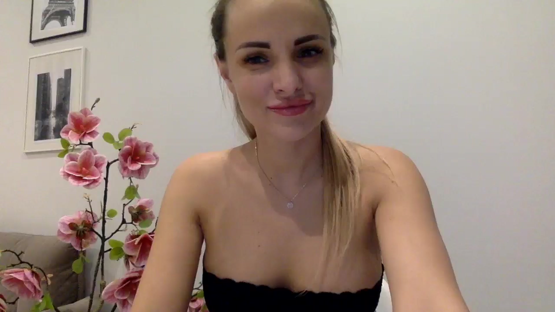 Gallery image thumbnail from Tina_Angel_'s myfreecams stream on, 03/21/2025, 21:21 image 6 of 20