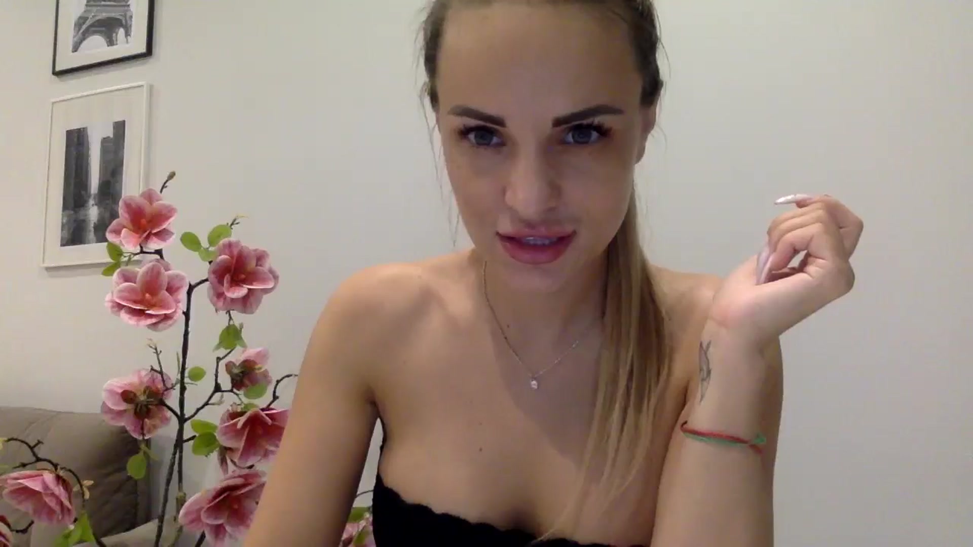Gallery image thumbnail from Tina_Angel_'s myfreecams stream on, 03/21/2025, 21:21 image 19 of 20