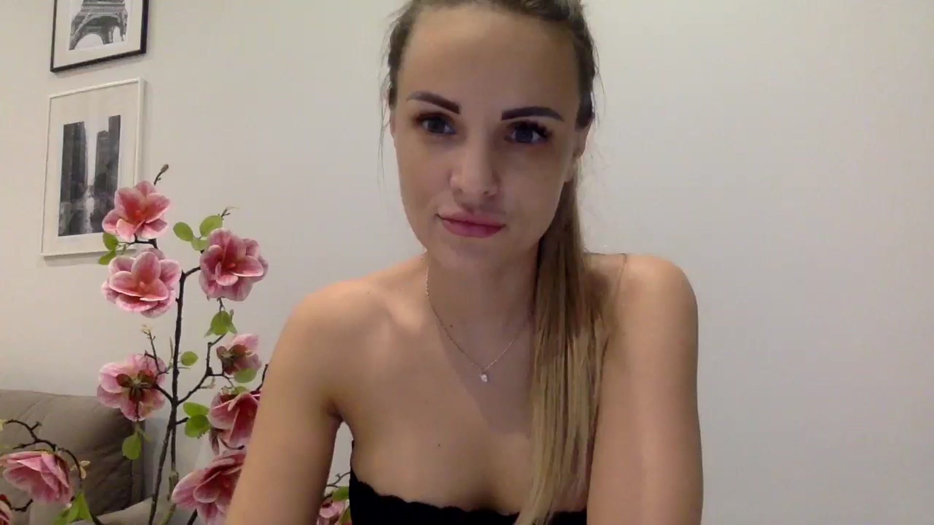 Gallery image thumbnail from Tina_Angel_'s myfreecams stream on, 03/21/2025, 22:27 image 4 of 20