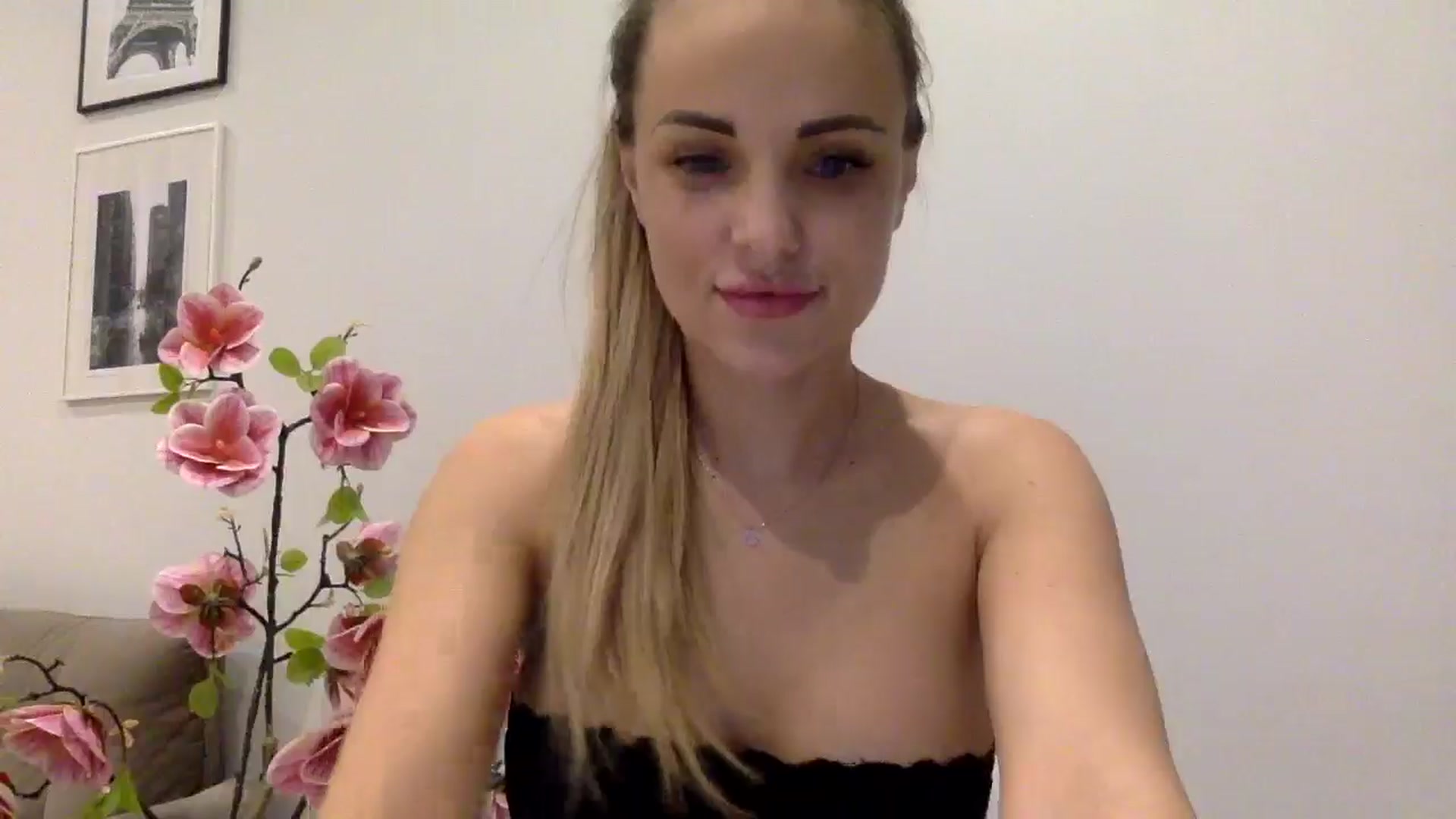Gallery image thumbnail from Tina_Angel_'s myfreecams stream on, 03/21/2025, 22:27 image 10 of 20