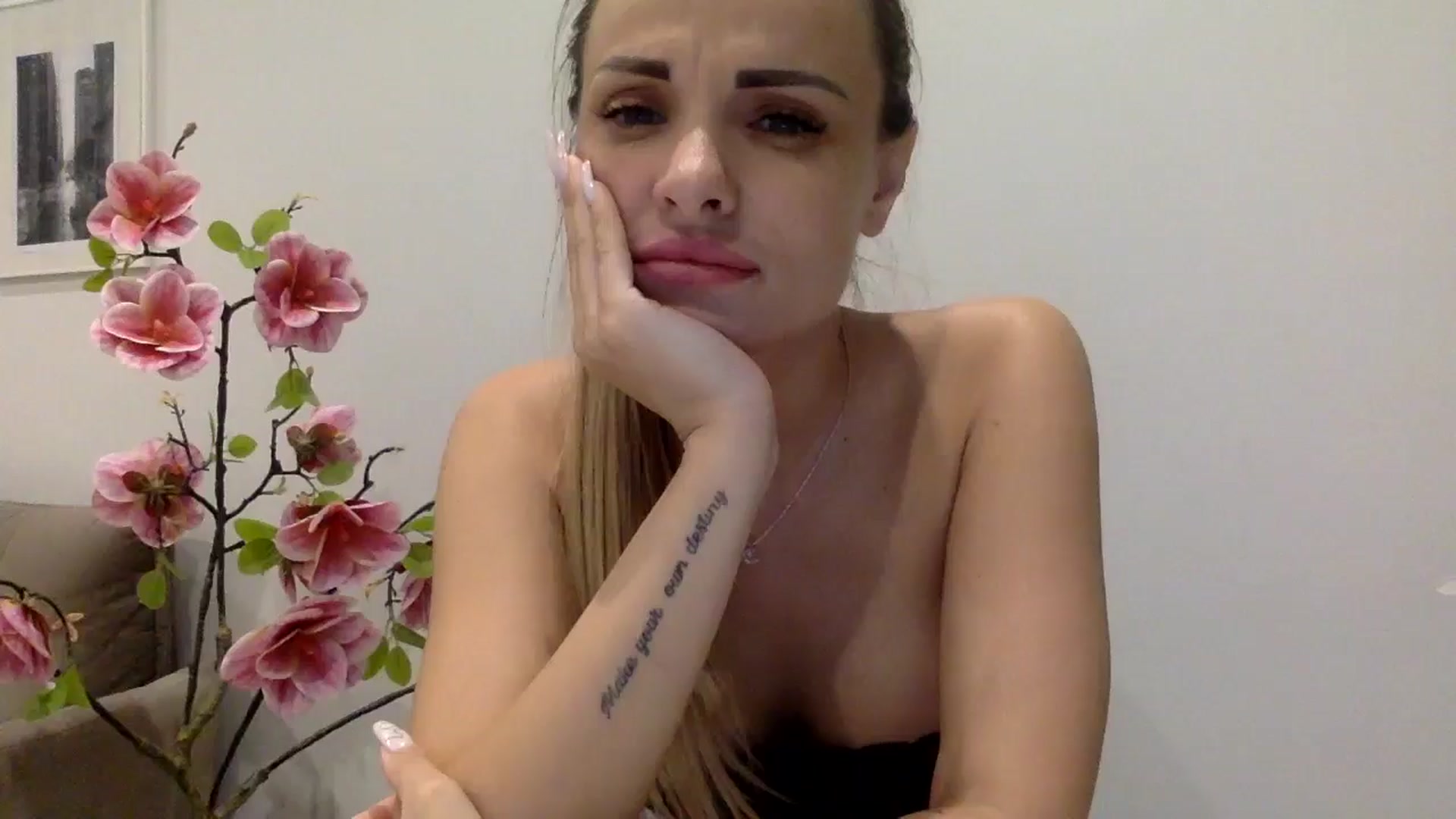 Gallery image thumbnail from Tina_Angel_'s myfreecams stream on, 03/21/2025, 23:03 image 8 of 20