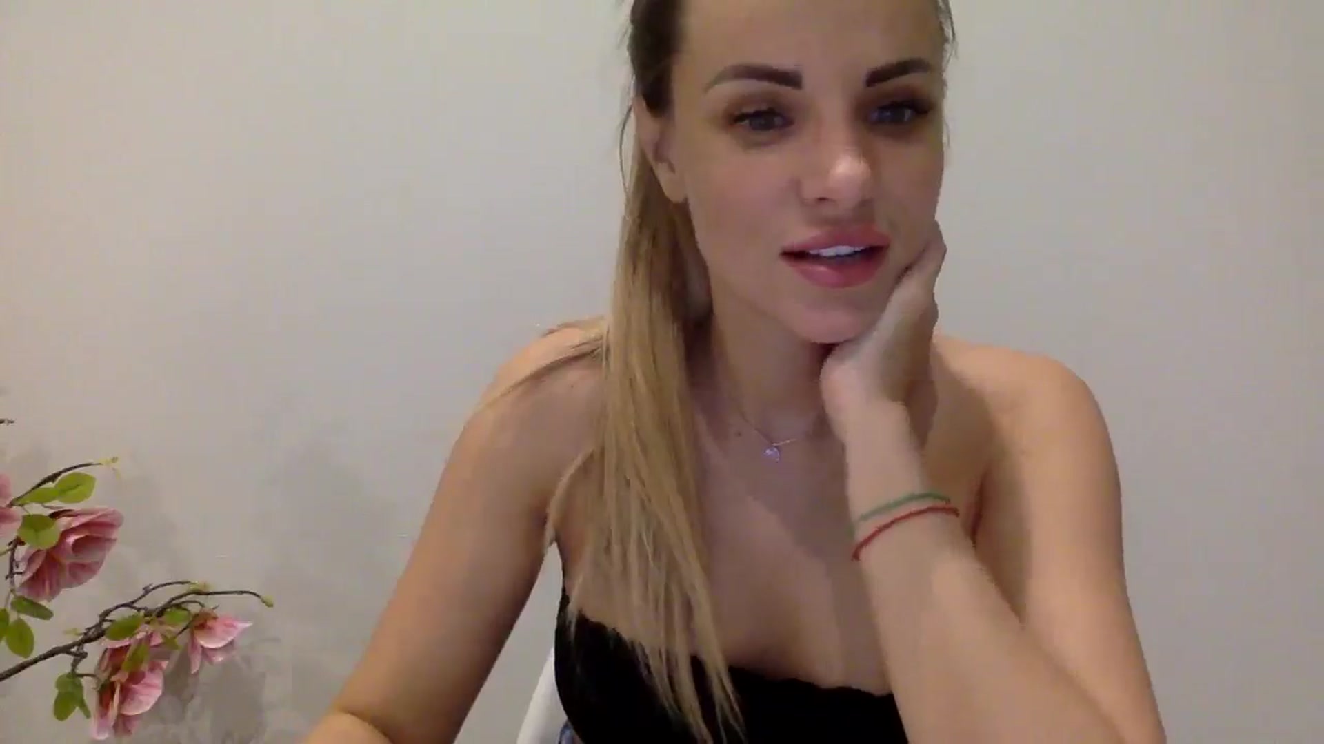 Gallery image thumbnail from Tina_Angel_'s myfreecams stream on, 03/22/2025, 24:06 image 5 of 20