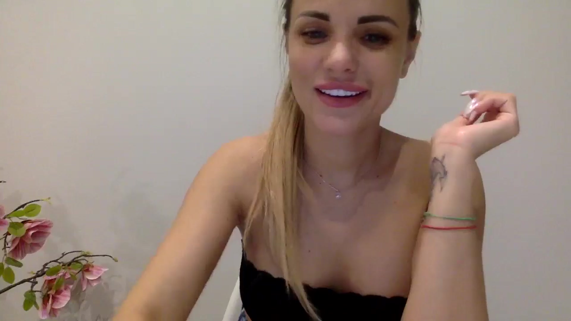 Gallery image thumbnail from Tina_Angel_'s myfreecams stream on, 03/22/2025, 24:06 image 9 of 20