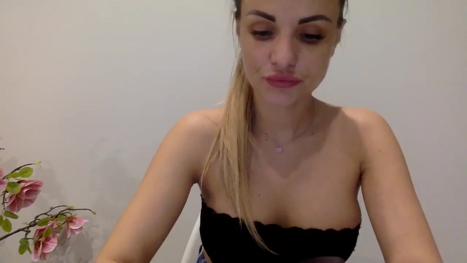 Gallery image thumbnail from Tina_Angel_'s myfreecams stream on, 03/22/2025, 24:06 image 12 of 20