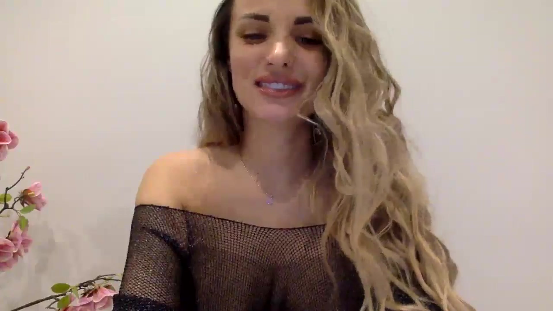 Gallery image thumbnail from Tina_Angel_'s myfreecams stream on, 03/22/2025, 20:28 image 14 of 20