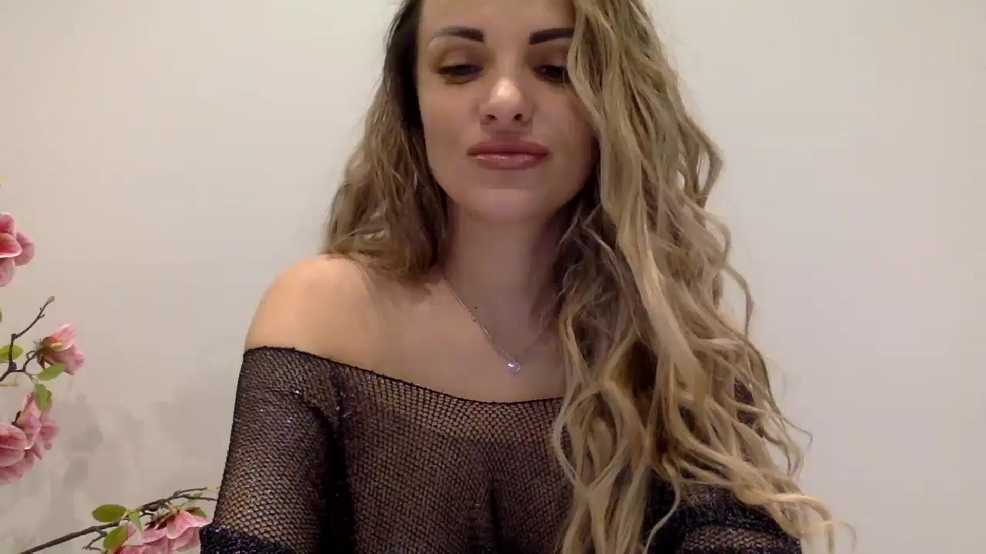 Gallery image thumbnail from Tina_Angel_'s myfreecams stream on, 03/22/2025, 20:28 image 19 of 20