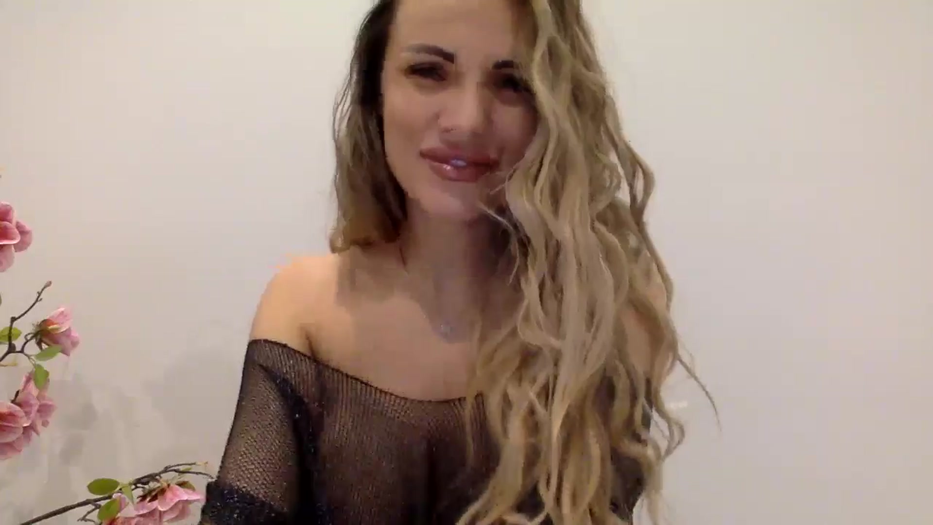 Gallery image thumbnail from Tina_Angel_'s myfreecams stream on, 03/22/2025, 20:28 image 15 of 20