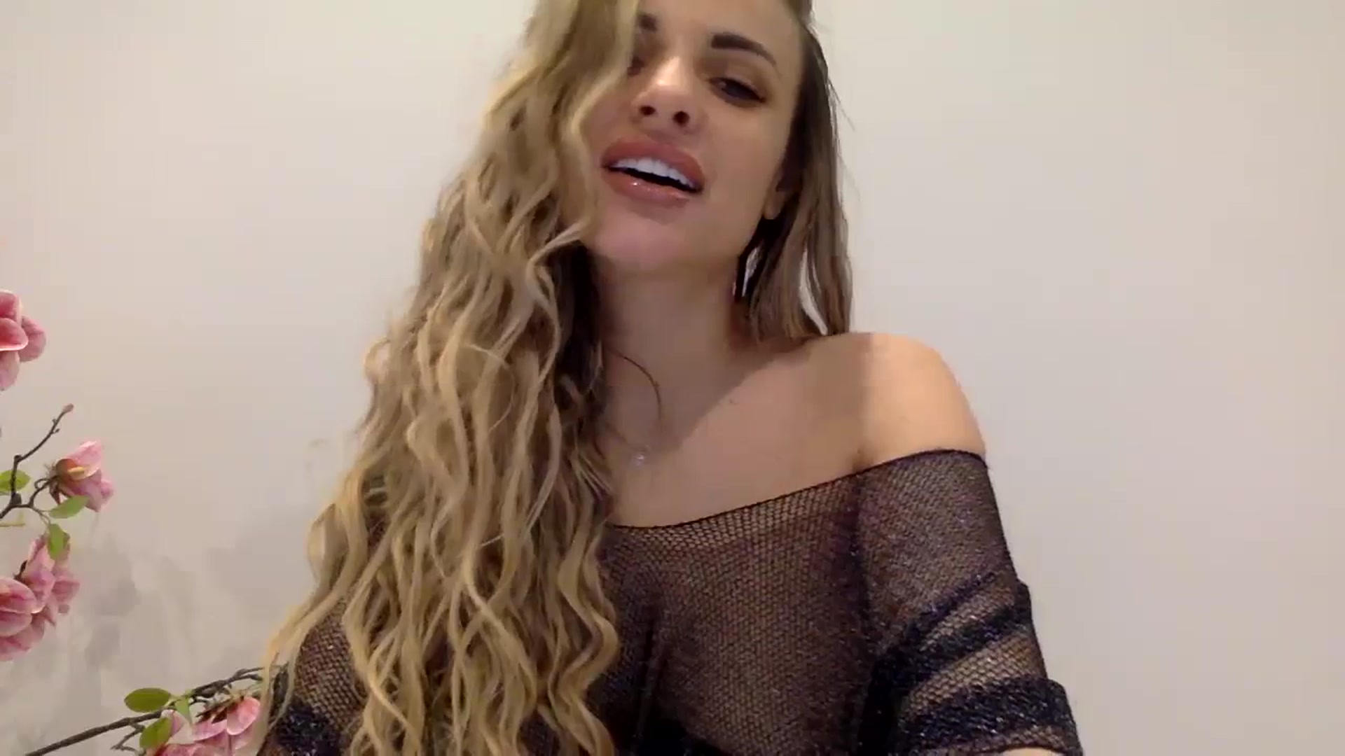 Gallery image thumbnail from Tina_Angel_'s myfreecams stream on, 03/22/2025, 20:28 image 9 of 20