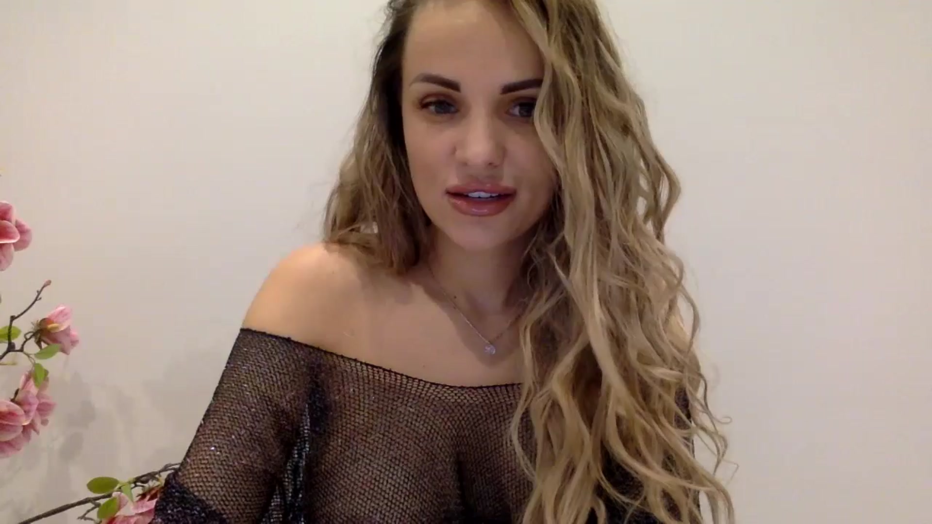 Gallery image thumbnail from Tina_Angel_'s myfreecams stream on, 03/22/2025, 20:28 image 18 of 20