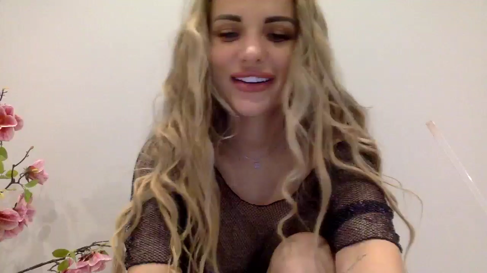 Gallery image thumbnail from Tina_Angel_'s myfreecams stream on, 03/22/2025, 21:17 image 16 of 20