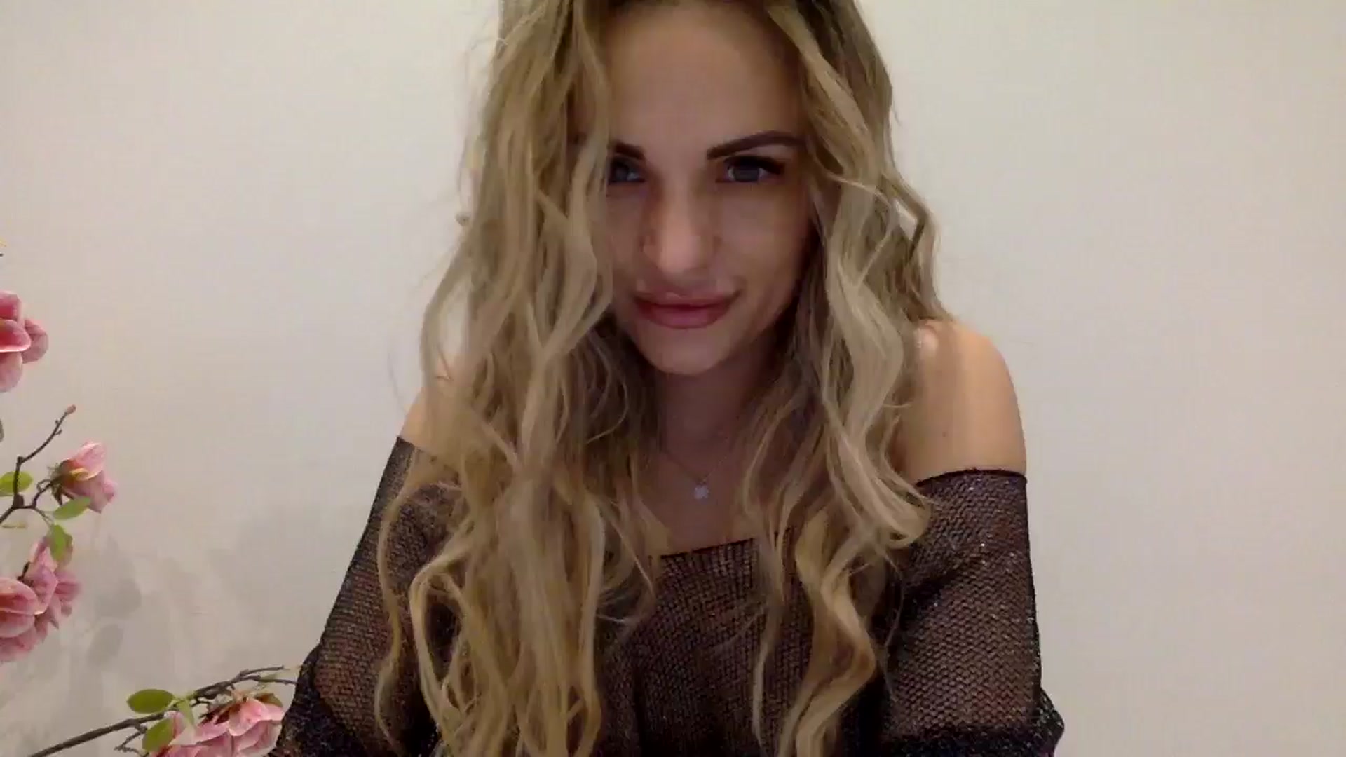 Gallery image thumbnail from Tina_Angel_'s myfreecams stream on, 03/22/2025, 21:17 image 2 of 20