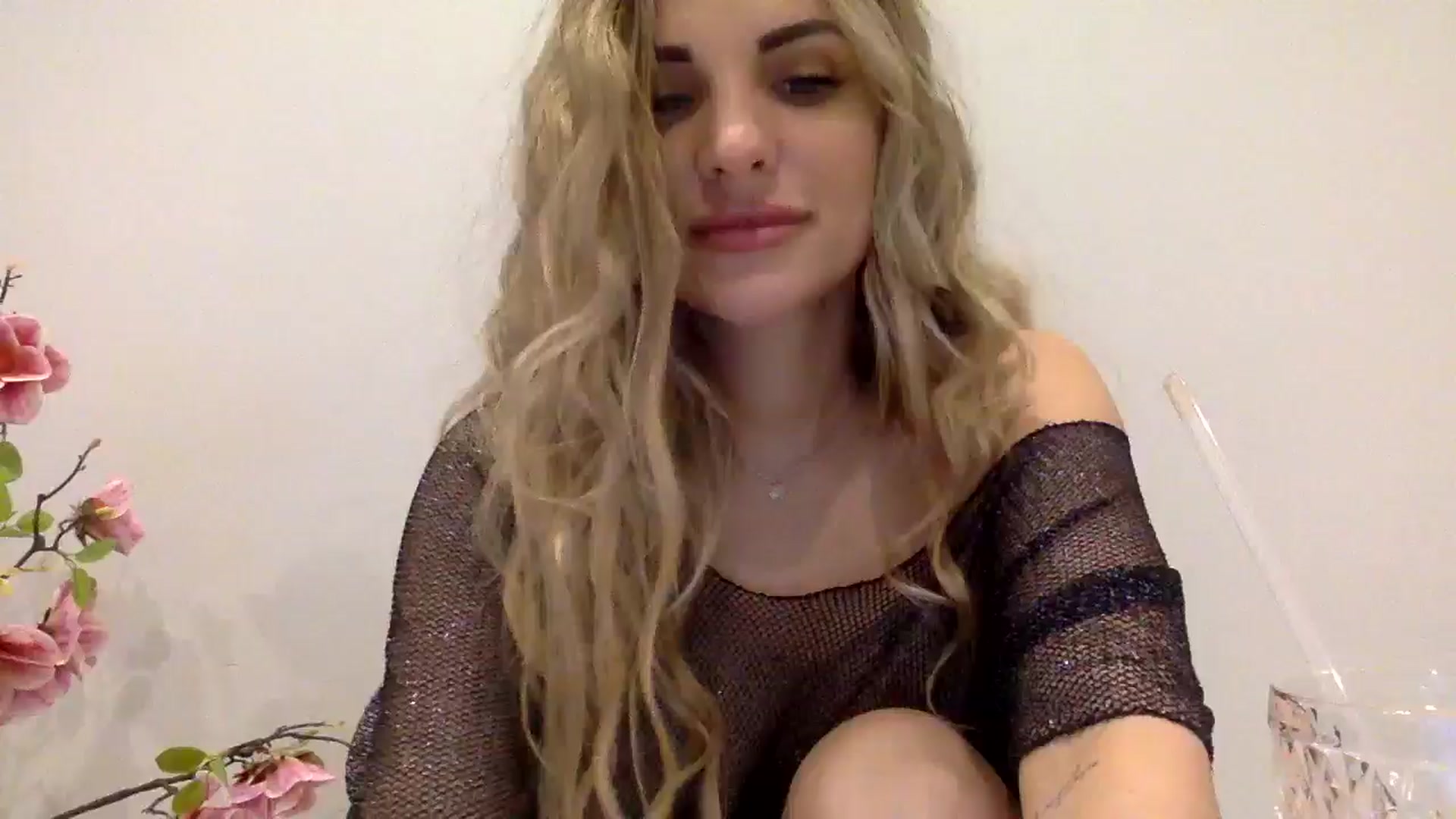 Gallery image thumbnail from Tina_Angel_'s myfreecams stream on, 03/22/2025, 21:17 image 12 of 20