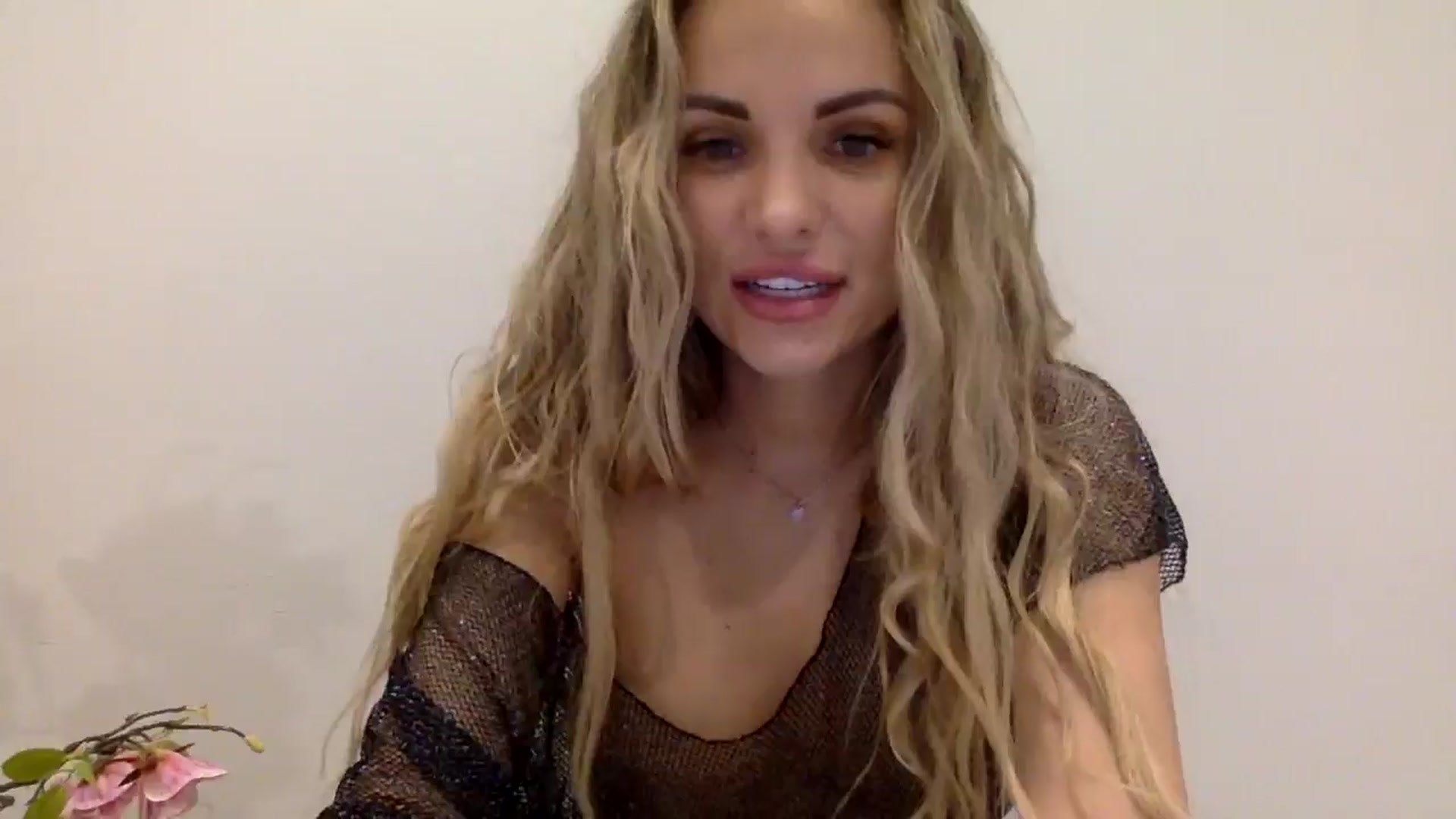Gallery image thumbnail from Tina_Angel_'s myfreecams stream on, 03/22/2025, 23:08 image 8 of 20