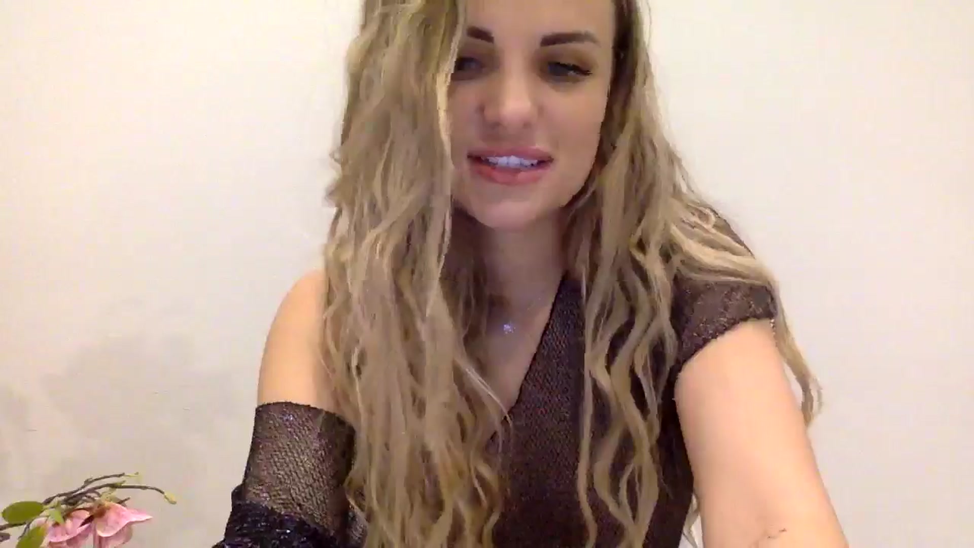 Gallery image thumbnail from Tina_Angel_'s myfreecams stream on, 03/22/2025, 23:08 image 2 of 20