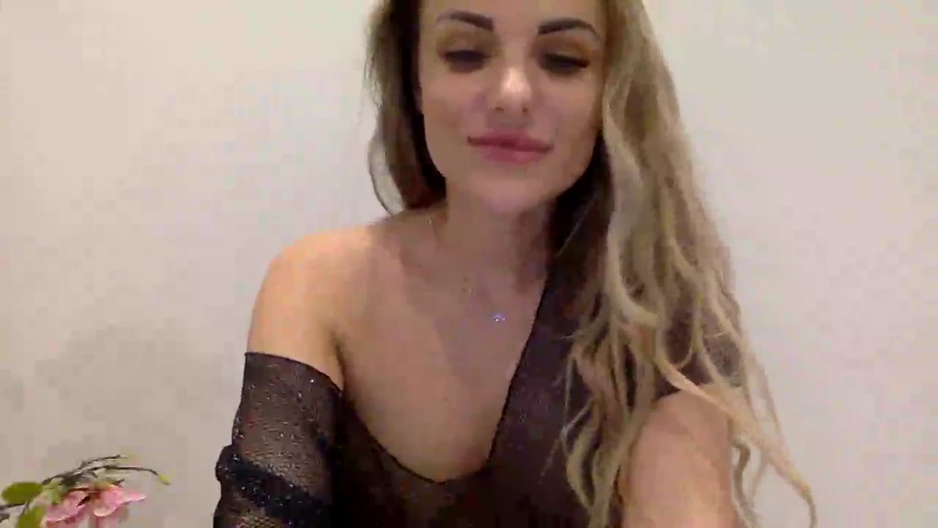 Gallery image thumbnail from Tina_Angel_'s myfreecams stream on, 03/22/2025, 23:08 image 5 of 20