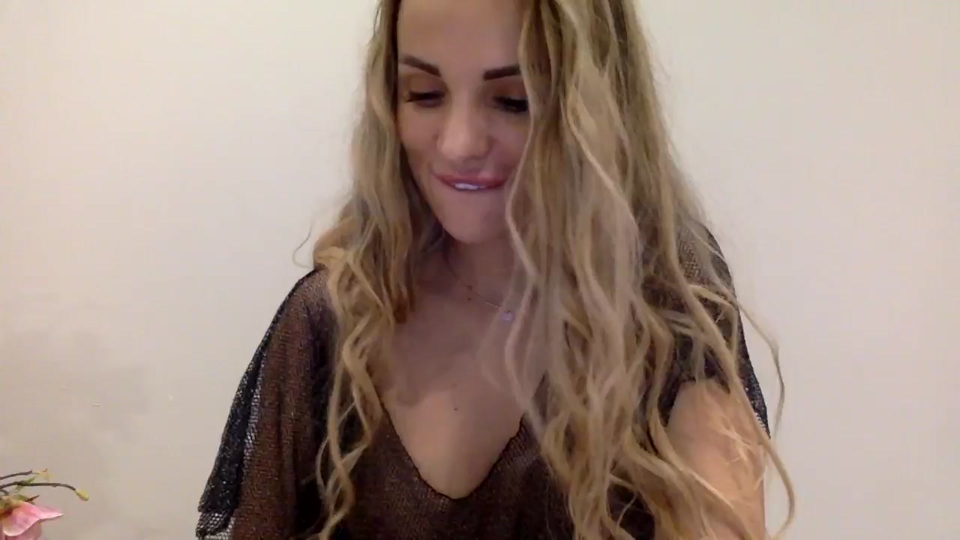 Gallery image thumbnail from Tina_Angel_'s myfreecams stream on, 03/22/2025, 23:58 image 5 of 20