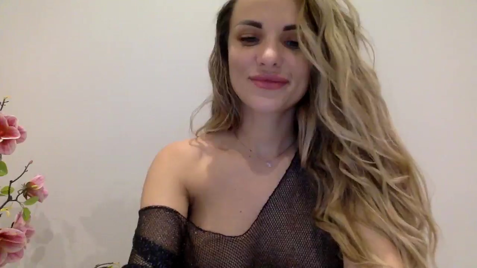 Gallery image thumbnail from Tina_Angel_'s myfreecams stream on, 03/23/2025, 01:28 image 6 of 20