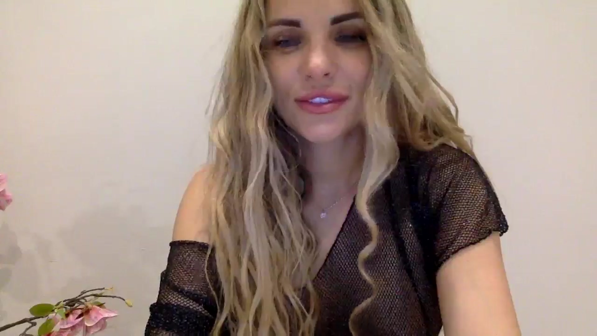 Gallery image thumbnail from Tina_Angel_'s myfreecams stream on, 03/23/2025, 01:28 image 15 of 20