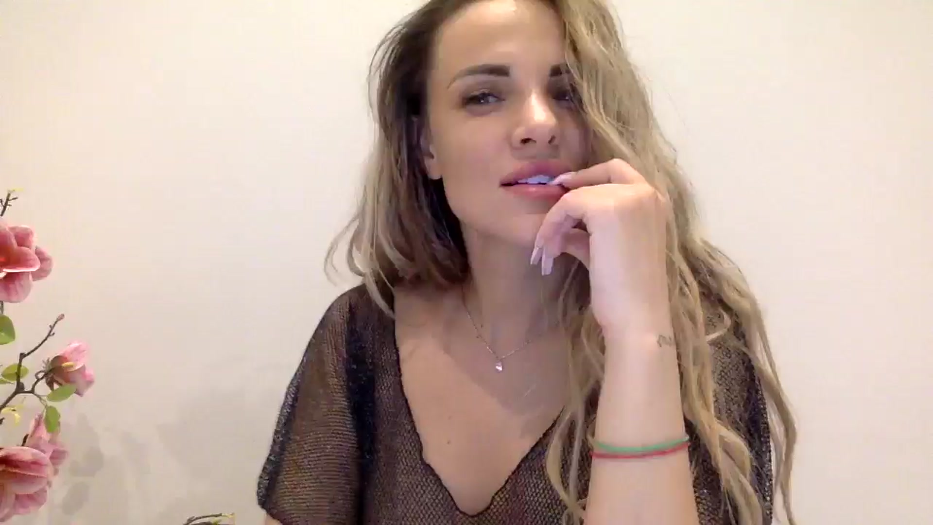 Gallery image thumbnail from Tina_Angel_'s myfreecams stream on, 03/23/2025, 01:28 image 1 of 20