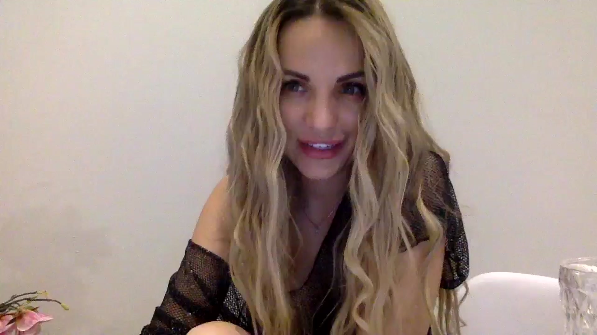 Gallery image thumbnail from Tina_Angel_'s myfreecams stream on, 03/23/2025, 02:03 image 1 of 20