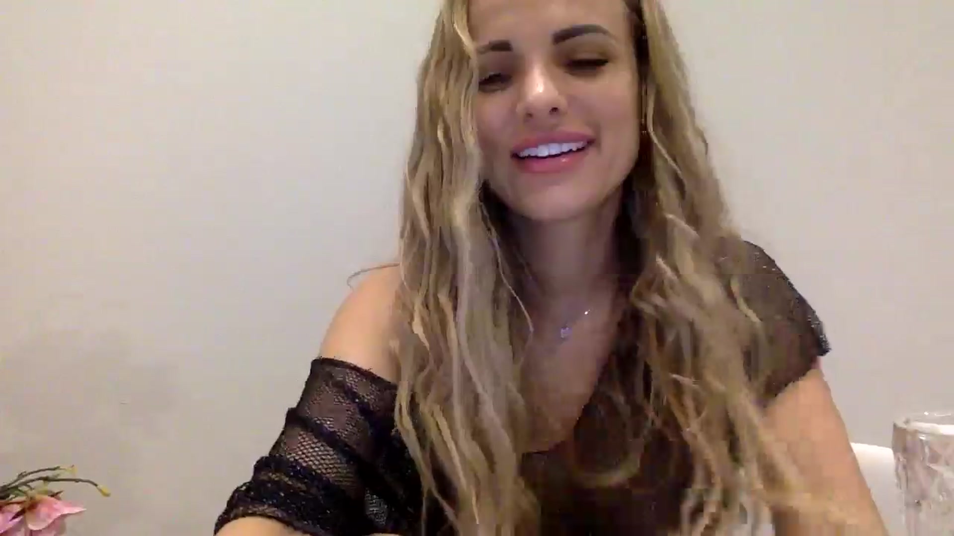 Gallery image thumbnail from Tina_Angel_'s myfreecams stream on, 03/23/2025, 02:03 image 9 of 20