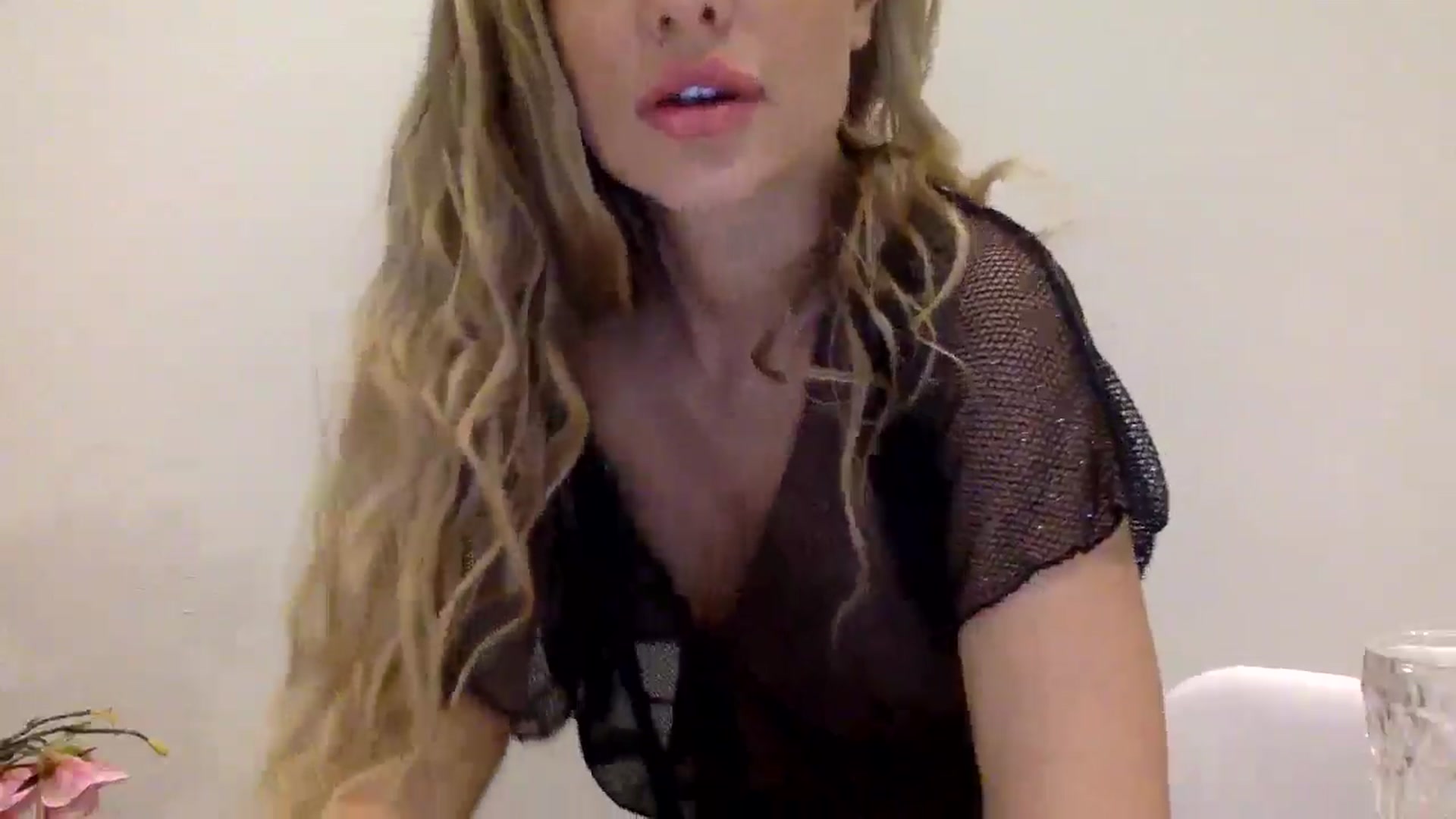 Gallery image thumbnail from Tina_Angel_'s myfreecams stream on, 03/23/2025, 02:03 image 18 of 20