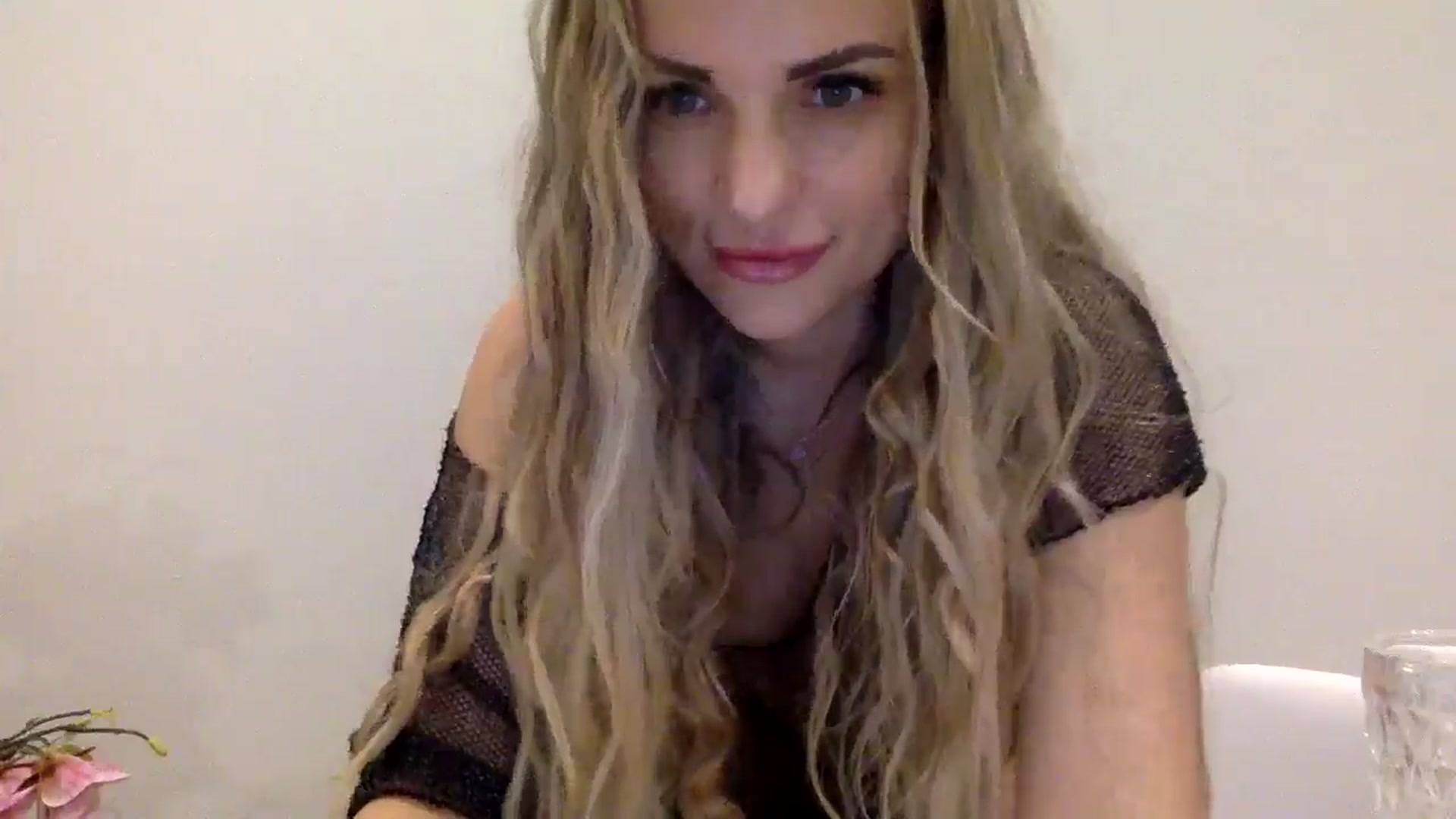 Gallery image thumbnail from Tina_Angel_'s myfreecams stream on, 03/23/2025, 02:03 image 14 of 20