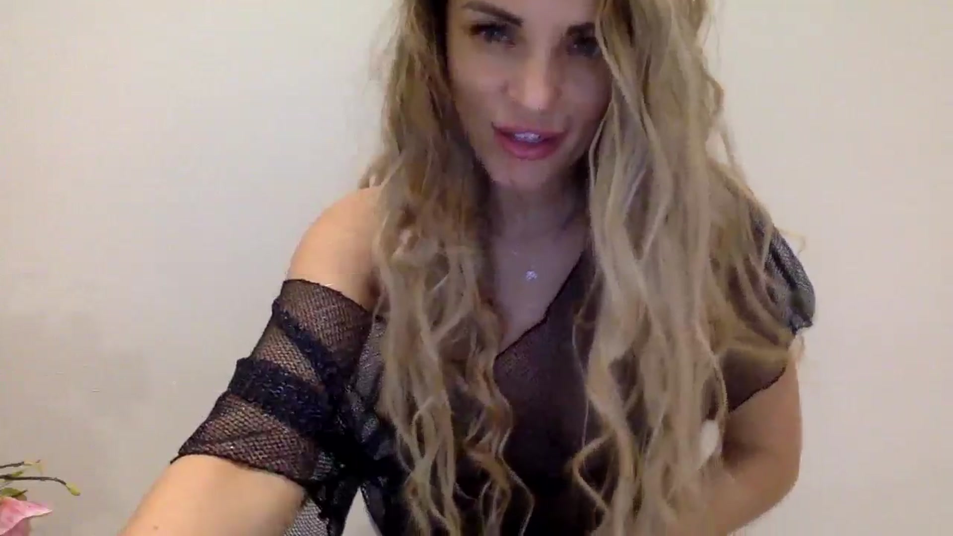 Gallery image thumbnail from Tina_Angel_'s myfreecams stream on, 03/23/2025, 02:28 image 3 of 20