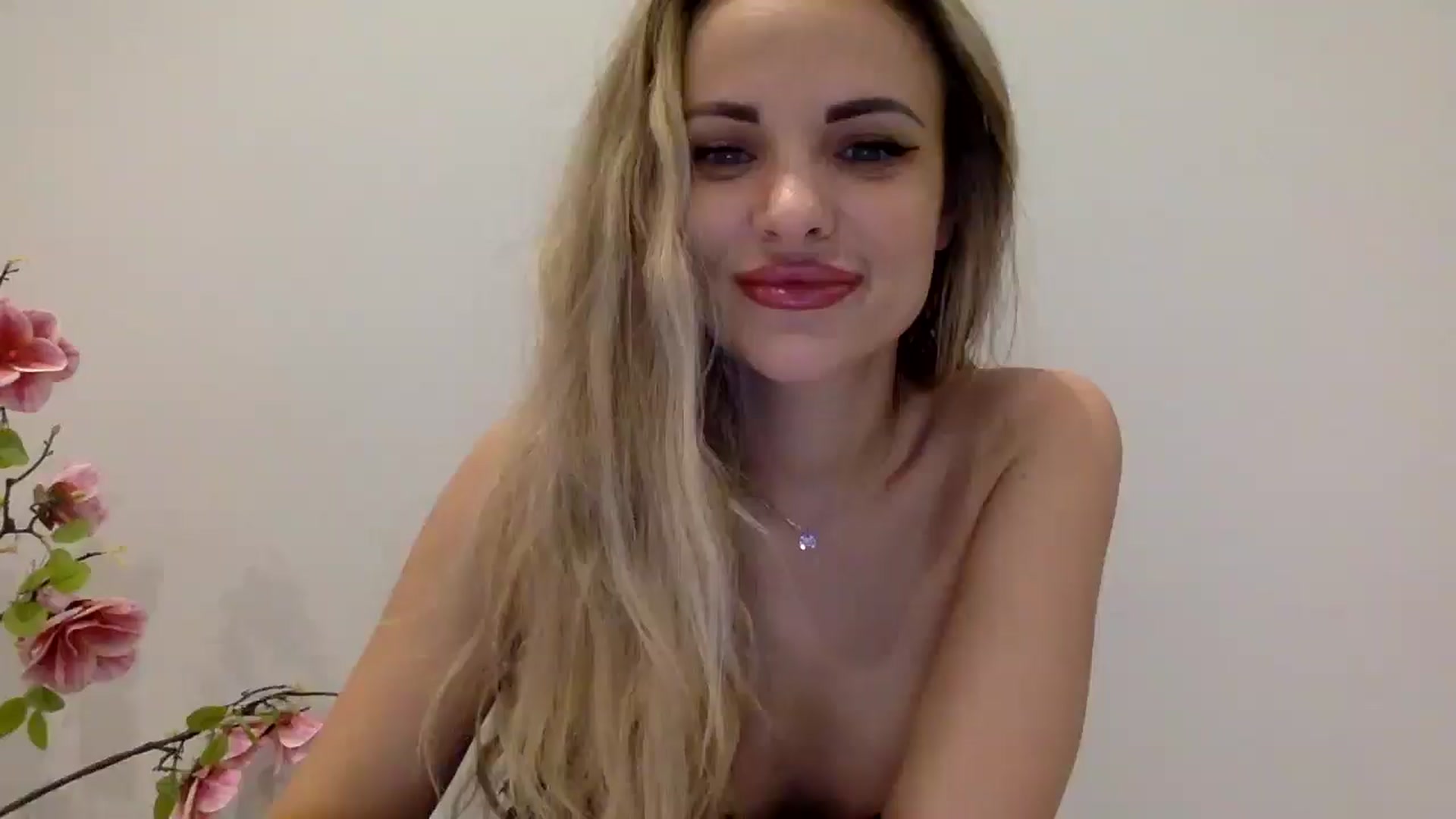 Gallery image thumbnail from Tina_Angel_'s myfreecams stream on, 03/23/2025, 23:25 image 7 of 20