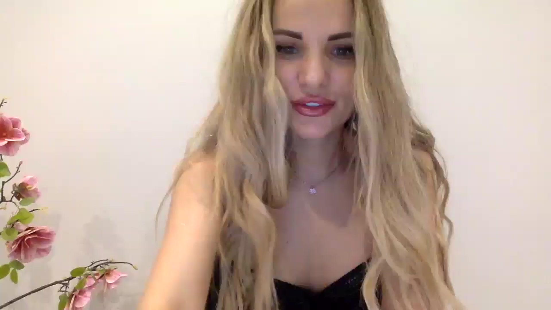 Gallery image thumbnail from Tina_Angel_'s myfreecams stream on, 03/23/2025, 23:25 image 14 of 20