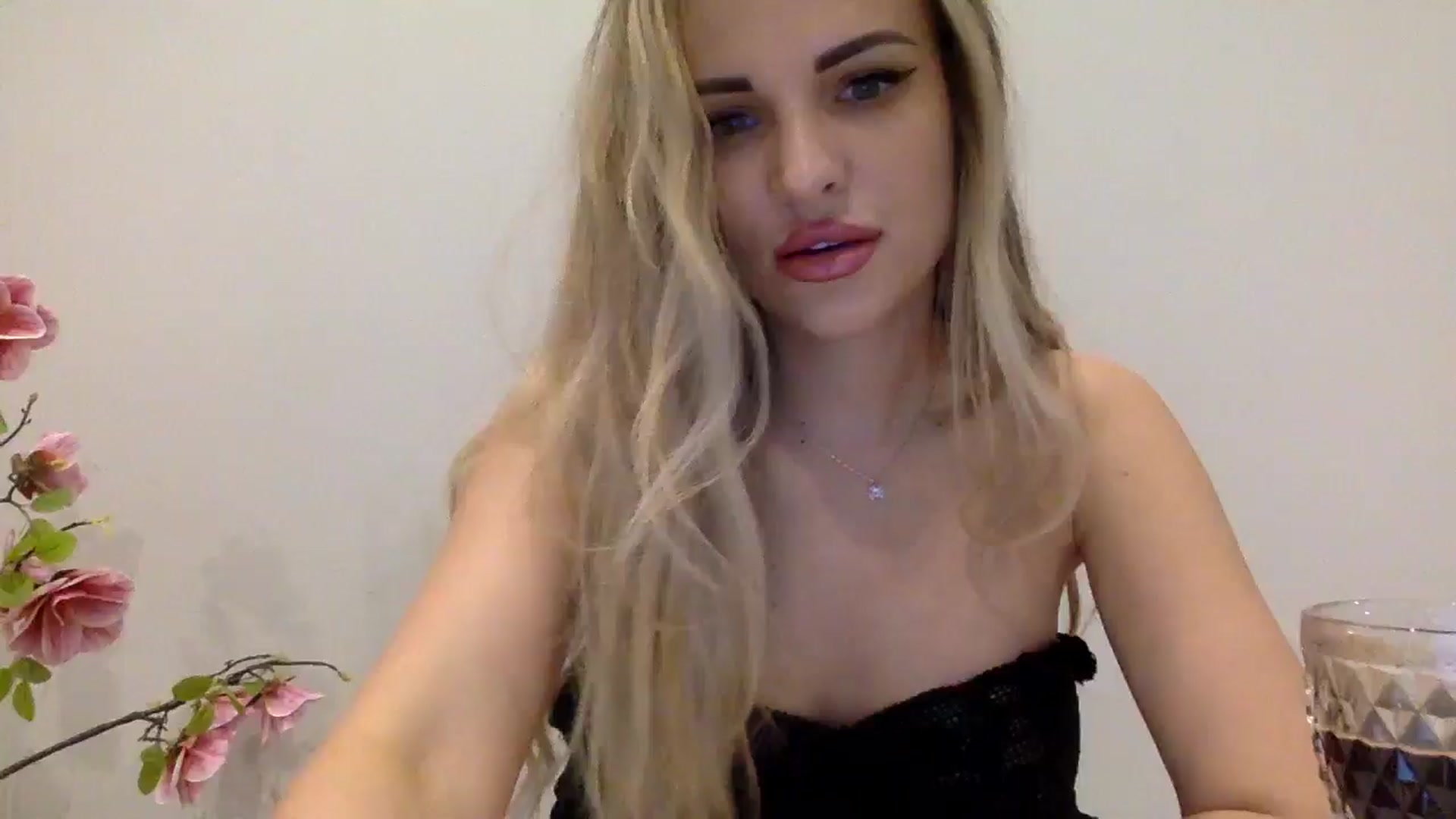 Gallery image thumbnail from Tina_Angel_'s myfreecams stream on, 03/24/2025, 24:11 image 6 of 20