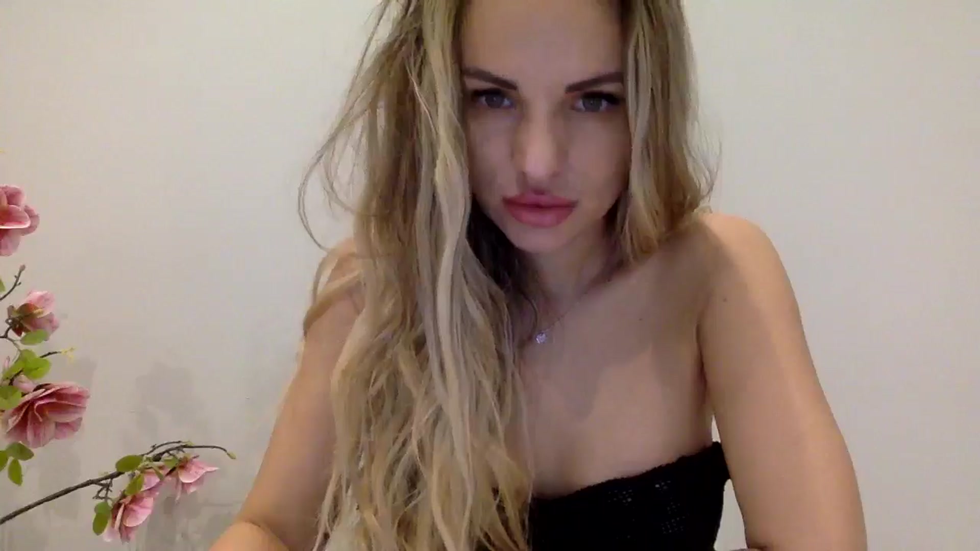 Gallery image thumbnail from Tina_Angel_'s myfreecams stream on, 03/24/2025, 24:43 image 5 of 20