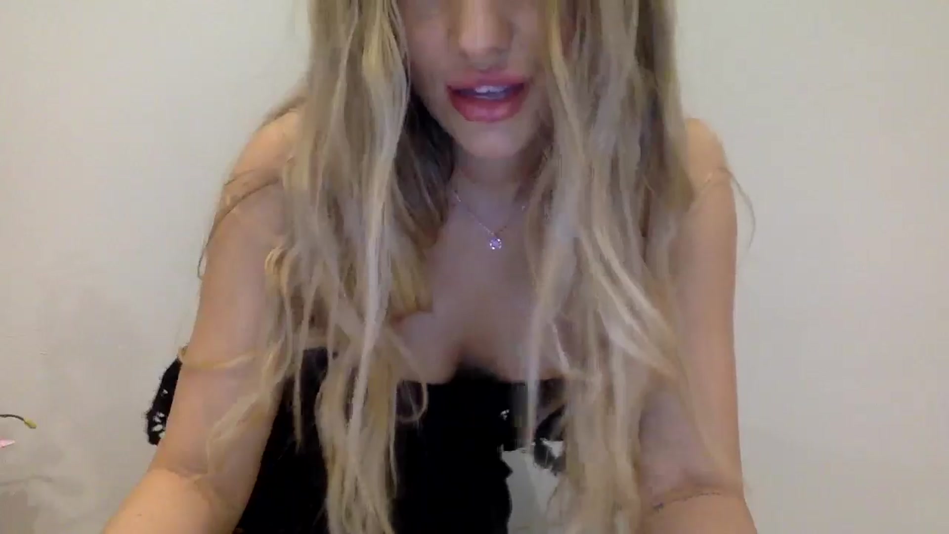 Gallery image thumbnail from Tina_Angel_'s myfreecams stream on, 03/24/2025, 01:51 image 4 of 20