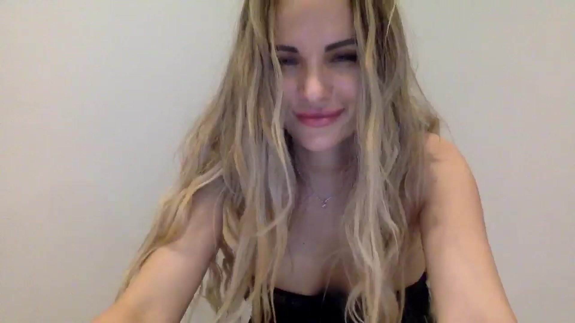 Gallery image thumbnail from Tina_Angel_'s myfreecams stream on, 03/24/2025, 02:21 image 6 of 20