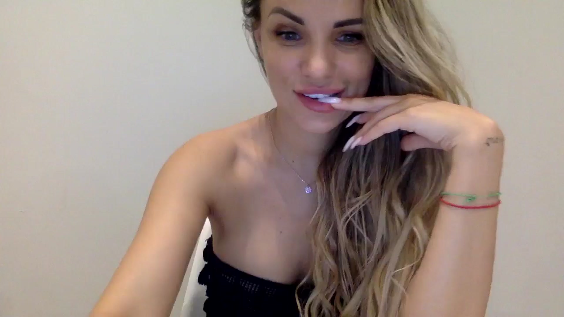 Gallery image thumbnail from Tina_Angel_'s myfreecams stream on, 03/24/2025, 02:48 image 11 of 20